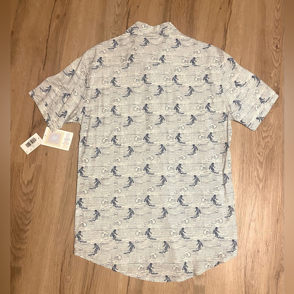 Lularoe Micheal Button Down Casual, 1 pocket Shirt. Pit to pit = 21” - Picture 3 of 8
